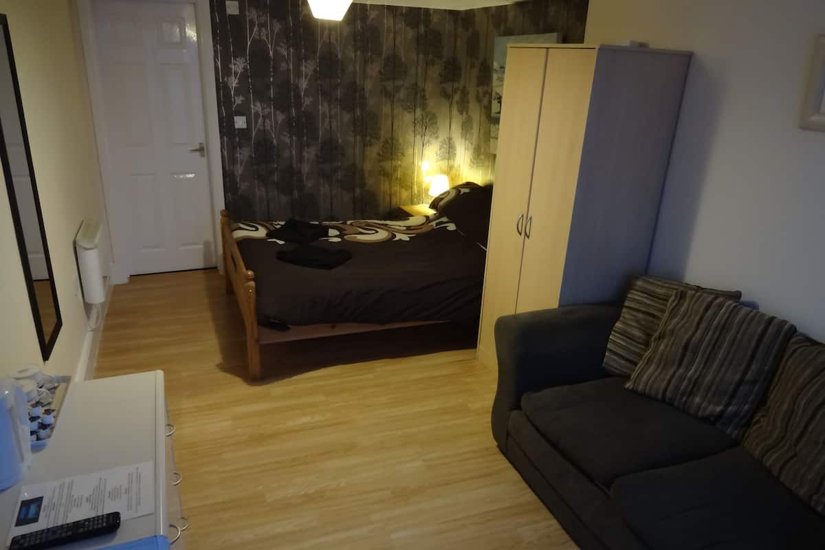 Deluxe Double Room | Free WiFi, bed sheets