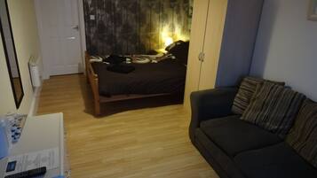 Deluxe Double Room | Free WiFi, bed sheets