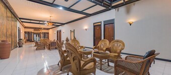 Crown Hotel Tasikmalaya