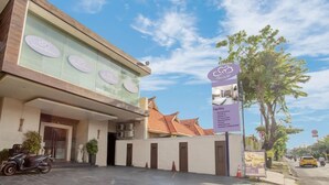 Ảnh chưa phân loại, 2 trong số 14 ảnh, nút