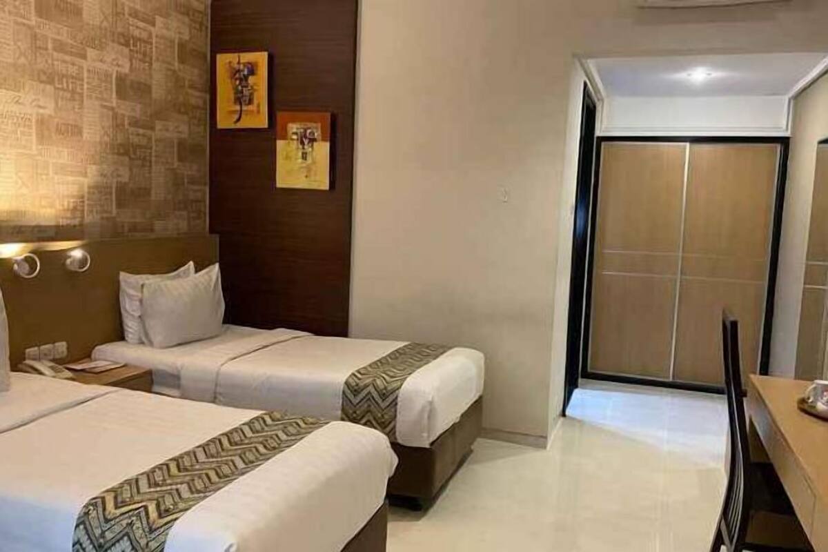 Minibar, escritorio y wifi gratis