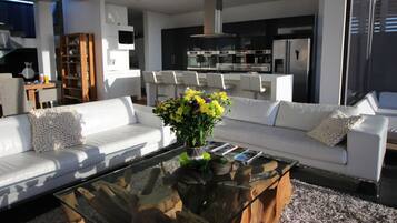 Deluxe Villa | Living area