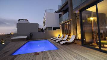 AuĂenpool, Sonnenschirme