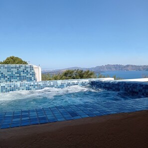 Deluxe Apartment with hot tub and Caldera View | 1 多间卧室、特色装修、办公桌、隔音