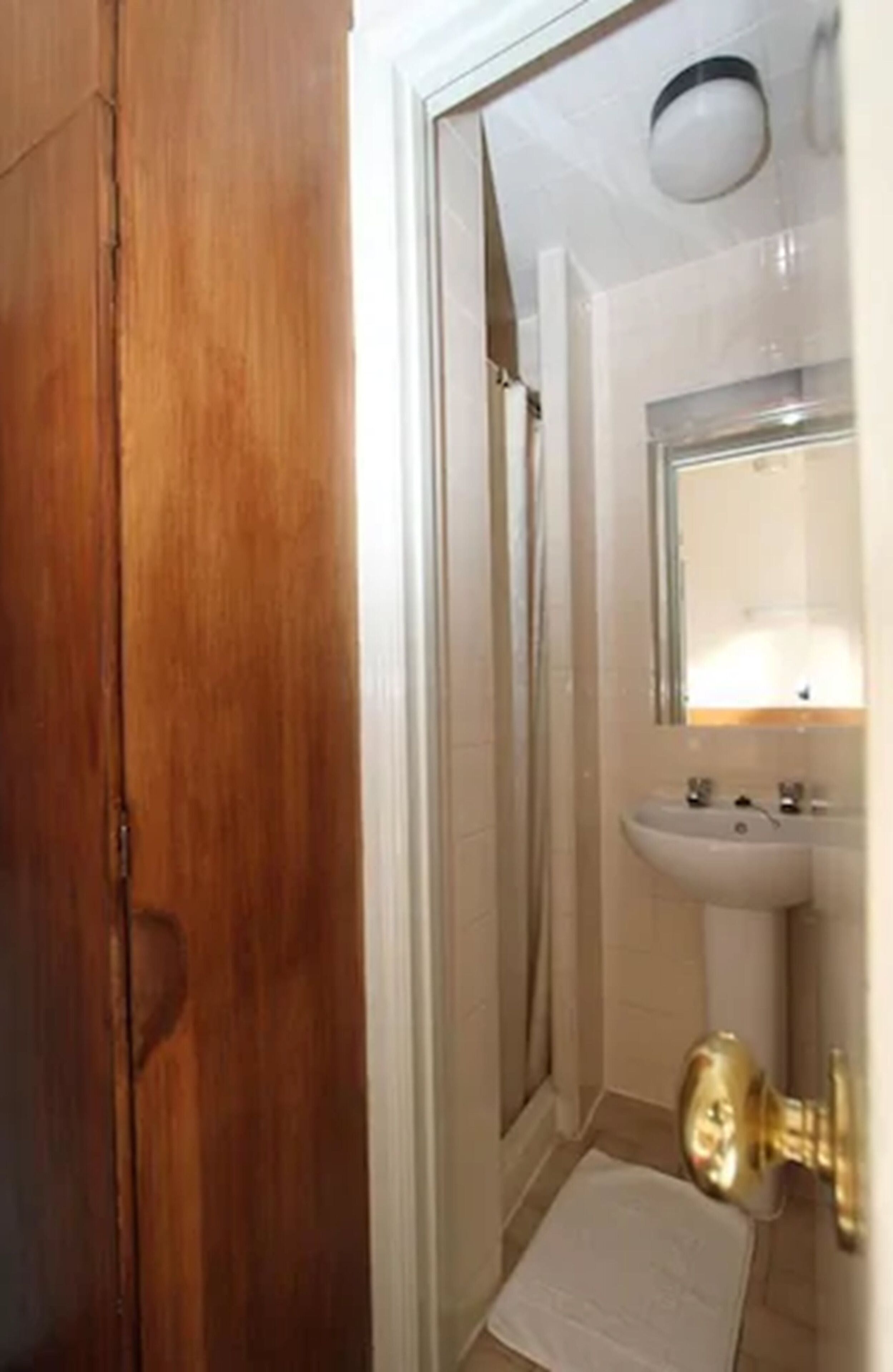 twin room, shared bathroom | bathroom | towels