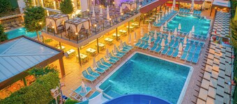 Club Big Blue Suite Hotel