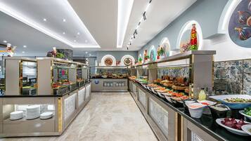 Frühstück, Mittagessen und Abendessen