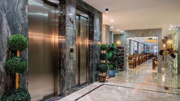 Frühstück, Mittagessen und Abendessen