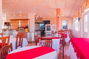 Dining - Residencial Cosmo (Assomada)