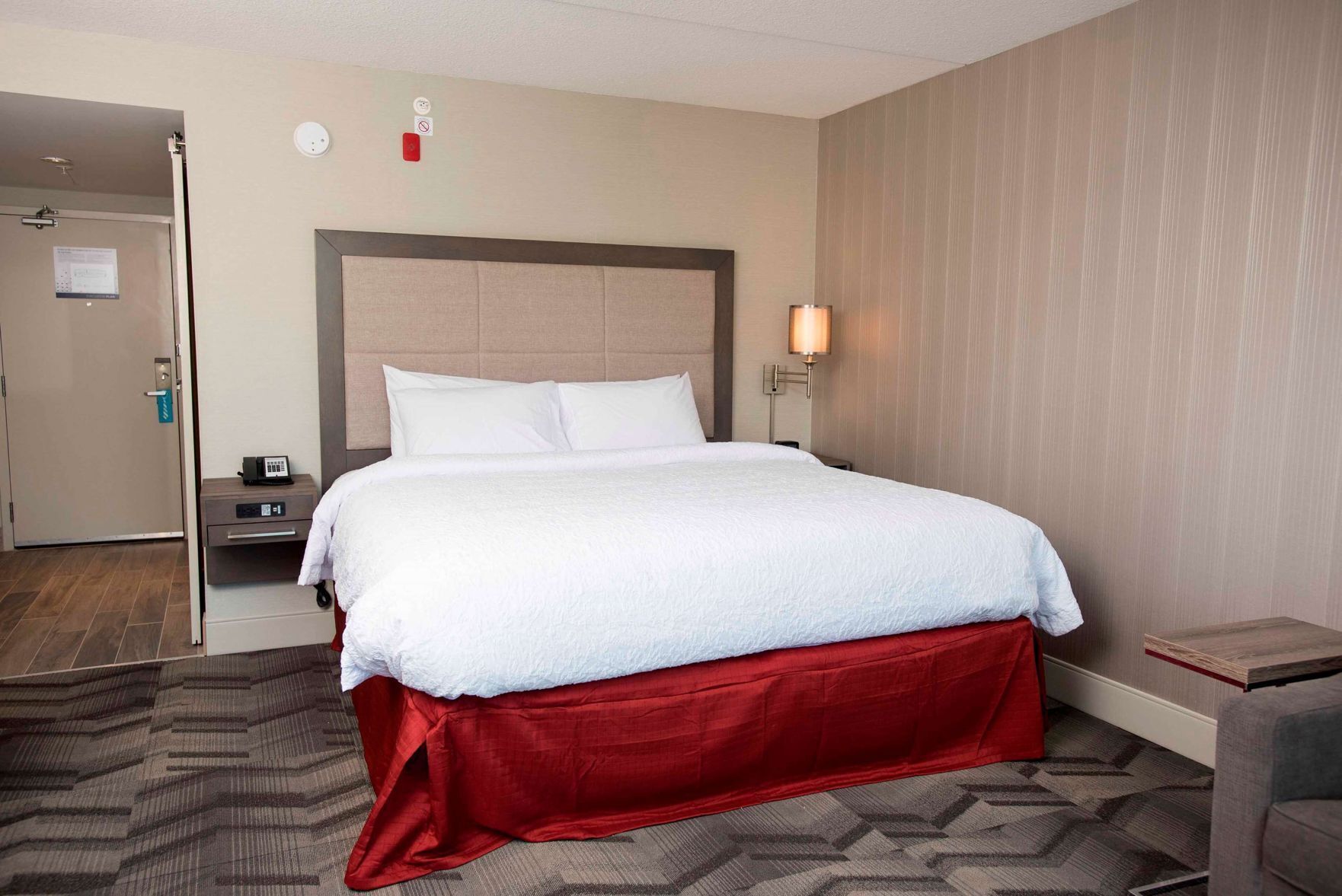 Iron/ironing board, free WiFi, bed sheets