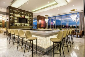 2 bars/lounges, swim-up bar, poolside bar - Hyatt Regency San Luis Potosi (San Luis Potosi)