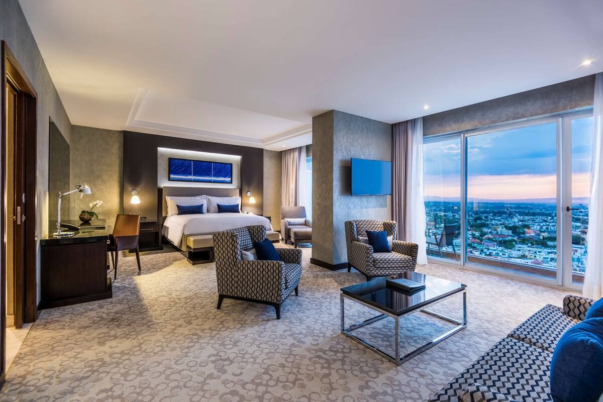 minibar, in-room safe, individually decorated, individually furnished