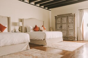 Egyptian cotton sheets, premium bedding, minibar, in-room safe - Casona de los Sapos Hotel Boutique (Puebla)