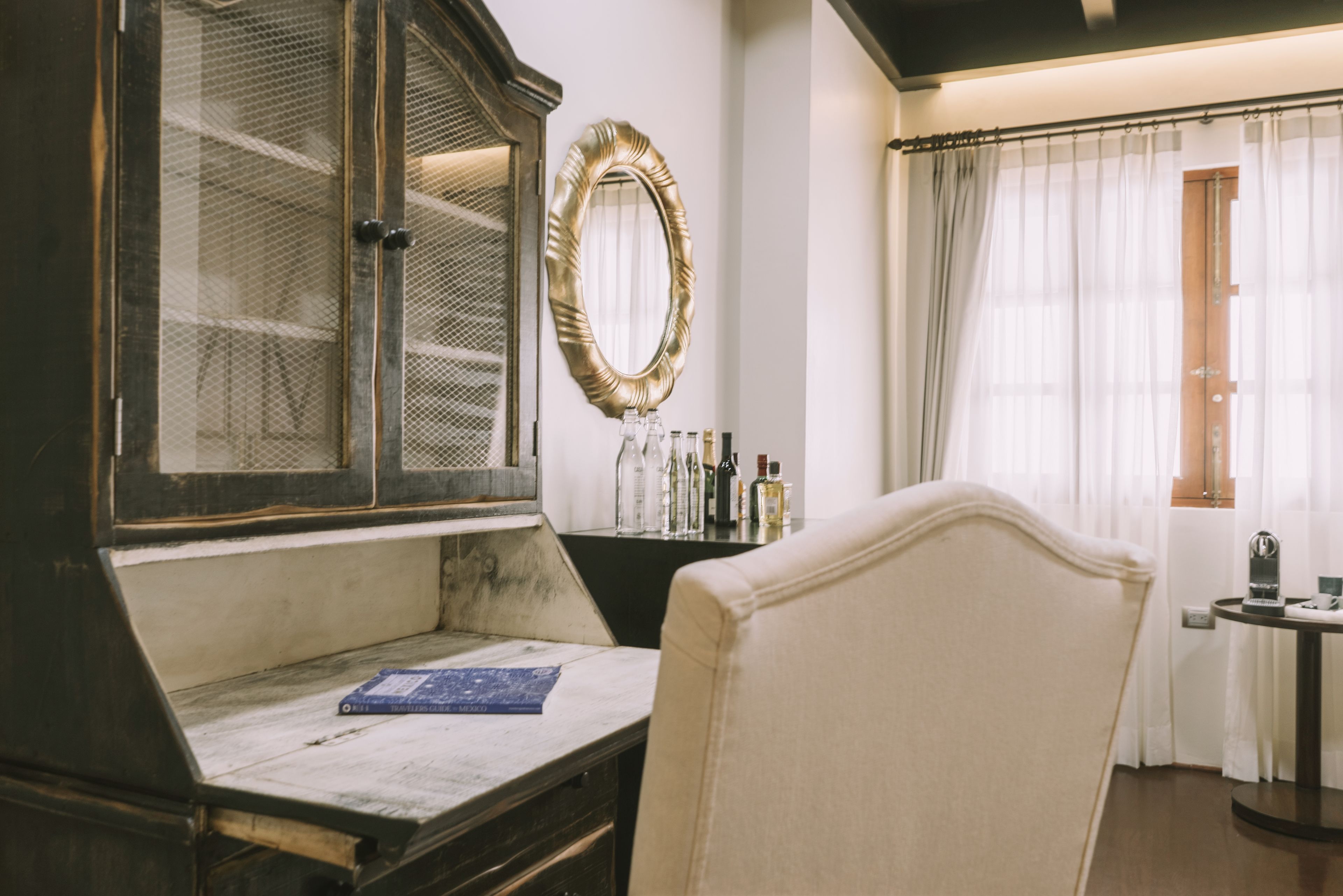 premier suite | in-room business centre