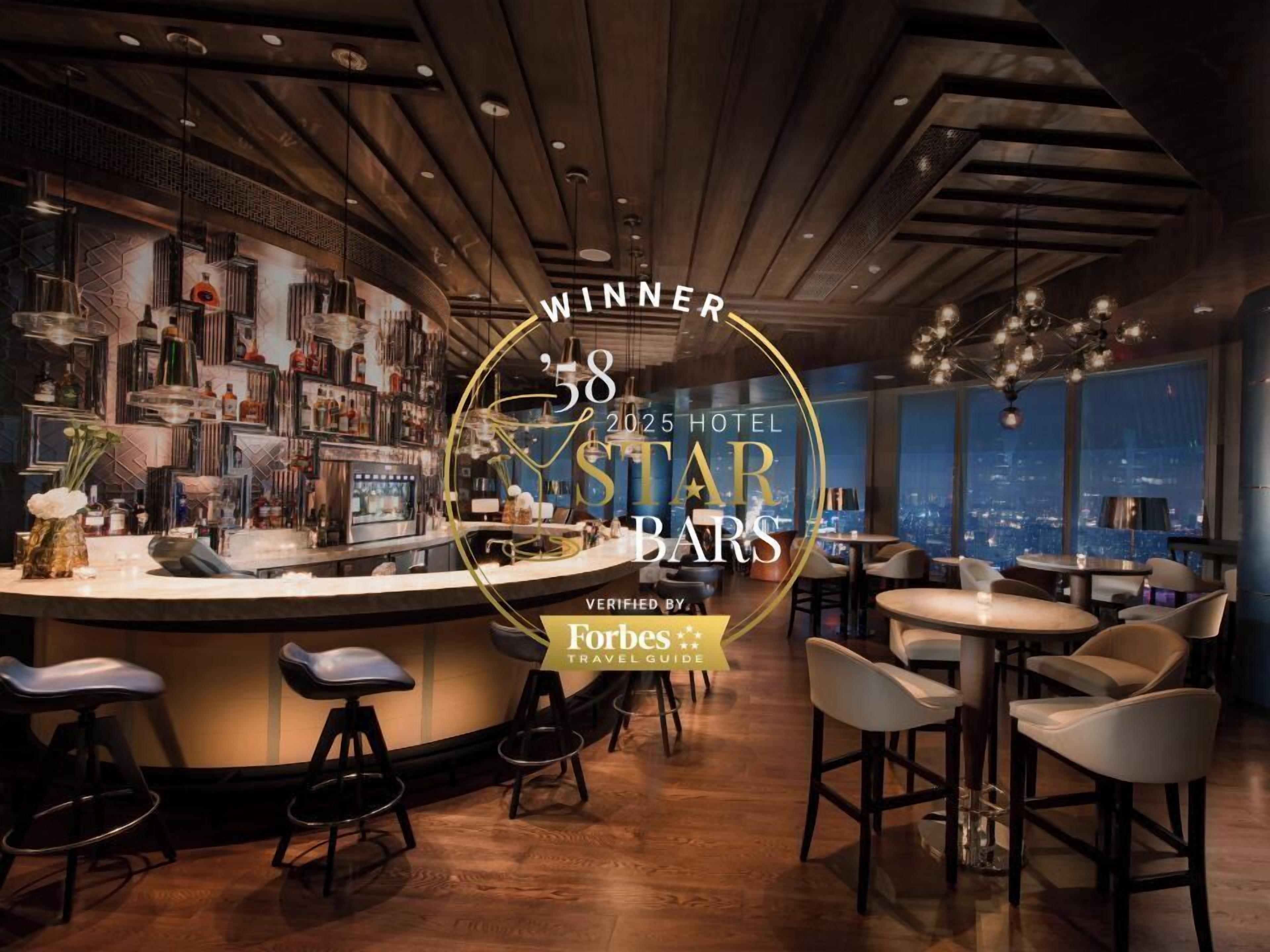 3 restaurants, breakfast, lunch, dinner served; chinese cuisine