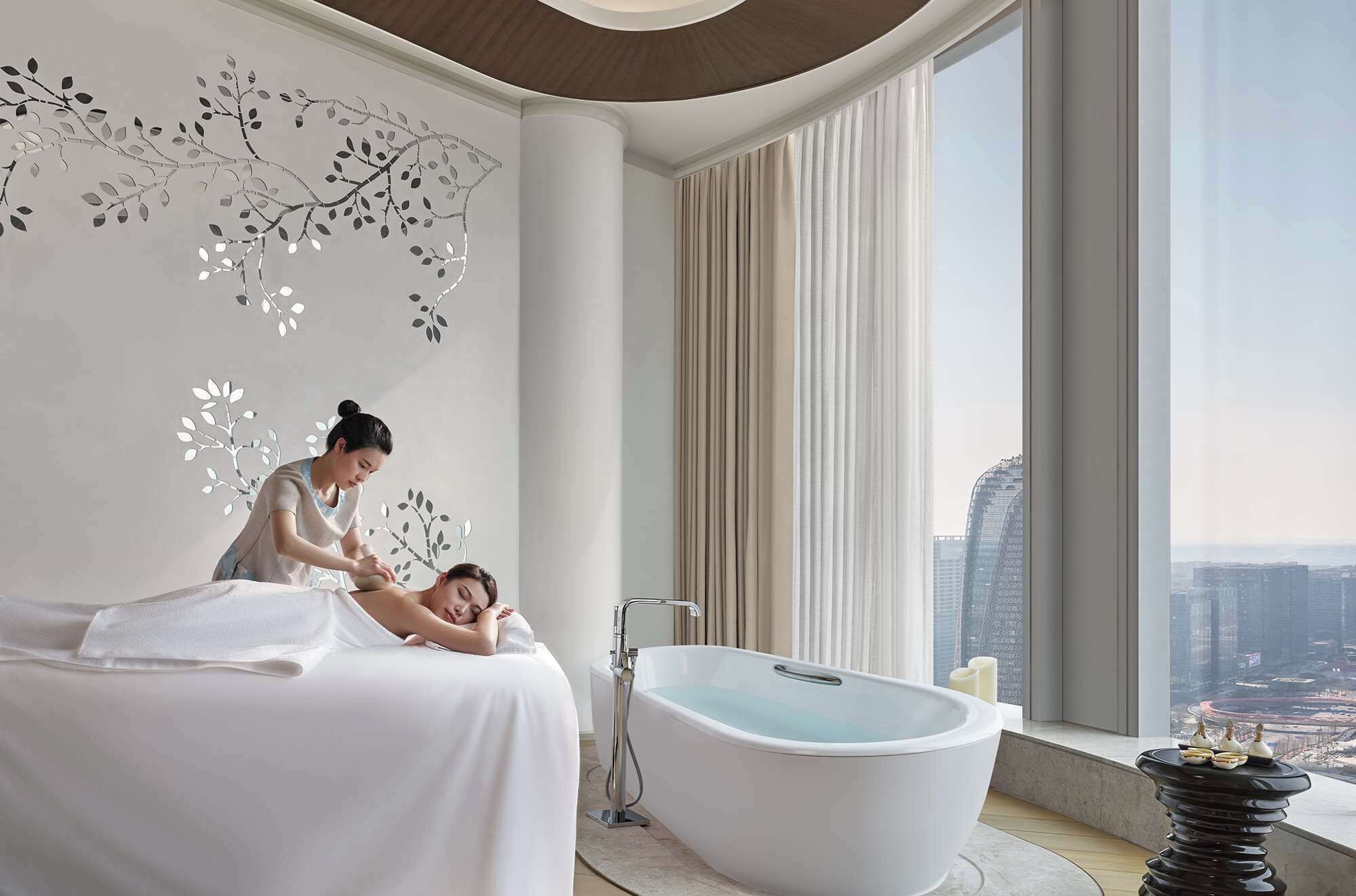 Couples treatment rooms, sauna, hot tub, steam room, body treatments