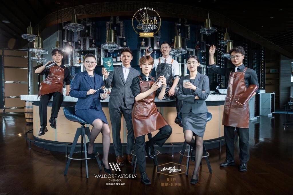 3 restaurants, breakfast, lunch, dinner served; chinese cuisine