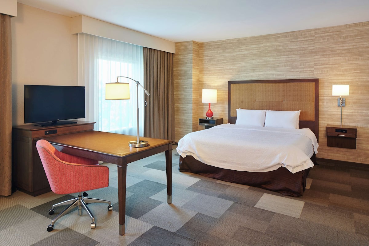 Studio, 1 King Bed, Accessible, Non Smoking (Mobility & Hearing, Roll-in Shower) | In-room safe, iron/ironing board, free WiFi, bed sheets