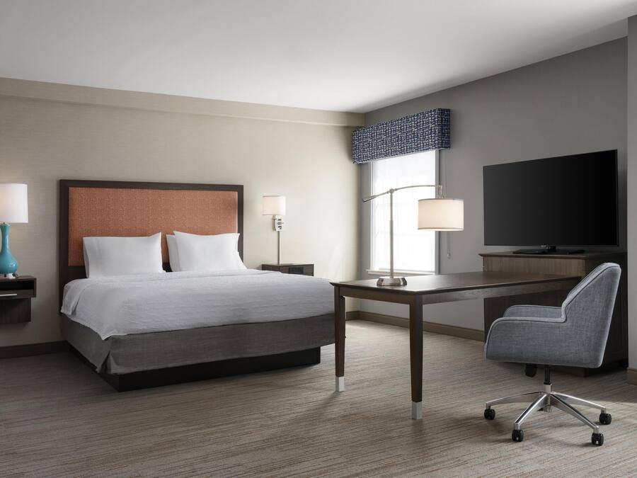 Skrivebord, gratis Wi-Fi, sengetøj