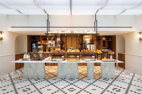 Colazione continentale, servita tutte le mattine (20 EUR a persona)