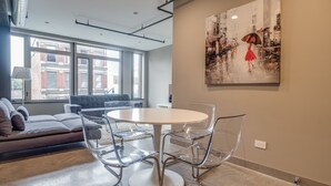 Luxury Apartment, 2 Bedrooms, Kitchen | In-room dining