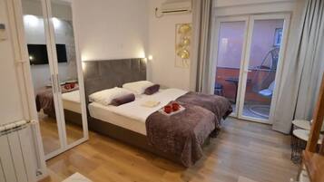 Classic Studio, Tower (Balcony) | In-room safe, free WiFi, bed sheets
