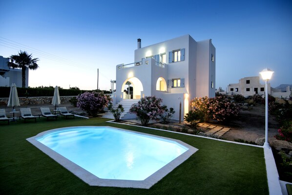 Villa (Thirassia) | Terrace/patio