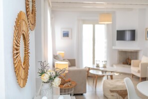 别墅, 花园景观 | 起居区 | 平板电视、壁炉