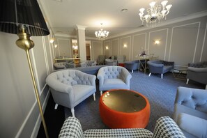 Bar (on property) - Hotel SPLENDID 1900 (Craiova)