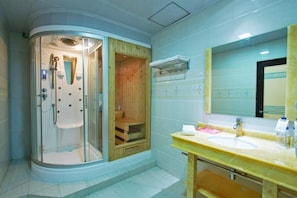 Bathroom - Grand Puncak Lestari Hotel (Pangkalpinang)