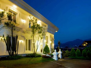 Exterior - Rizen Premiere Hotel (Megamendung)