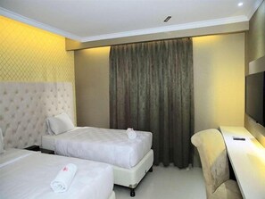 Room - Rizen Premiere Hotel (Megamendung)