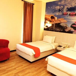 Iron/ironing board - Halogen Hotel (Sidoarjo)