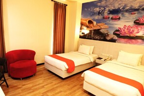 Iron/ironing board - Halogen Hotel (Sidoarjo)
