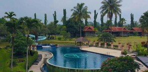Kolam renang outdoor