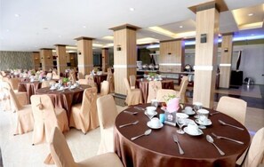 Aamiainen, lounas ja illallinen; indonesialainen keittiö 