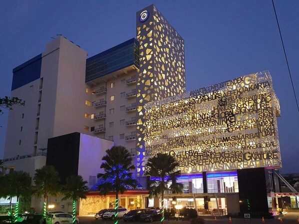 Front of property - G'Sign Hotel Banjarmasin (Banjarmasin)