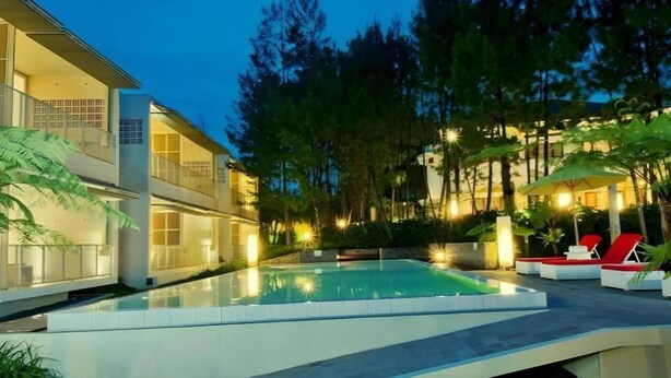 Pool - Bumi Bandhawa Hotel (Bandung)