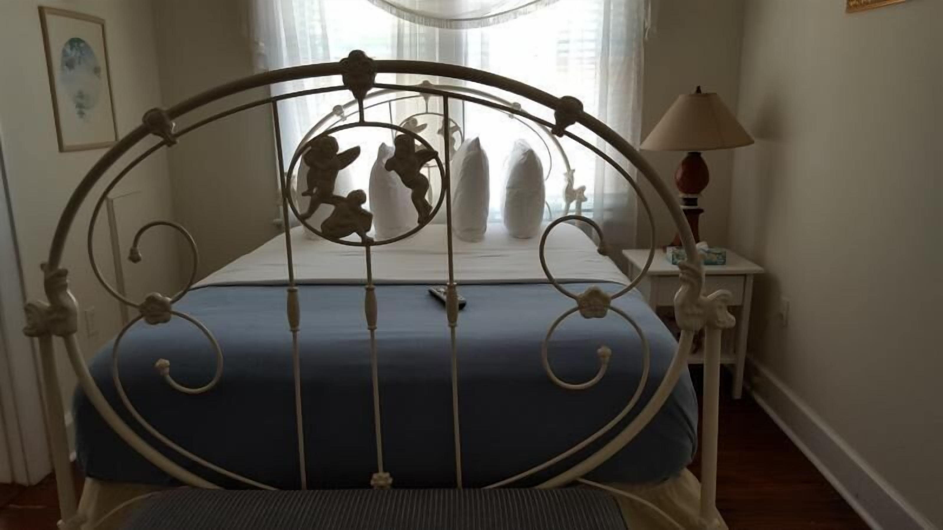 premium bedding, free wifi, bed sheets