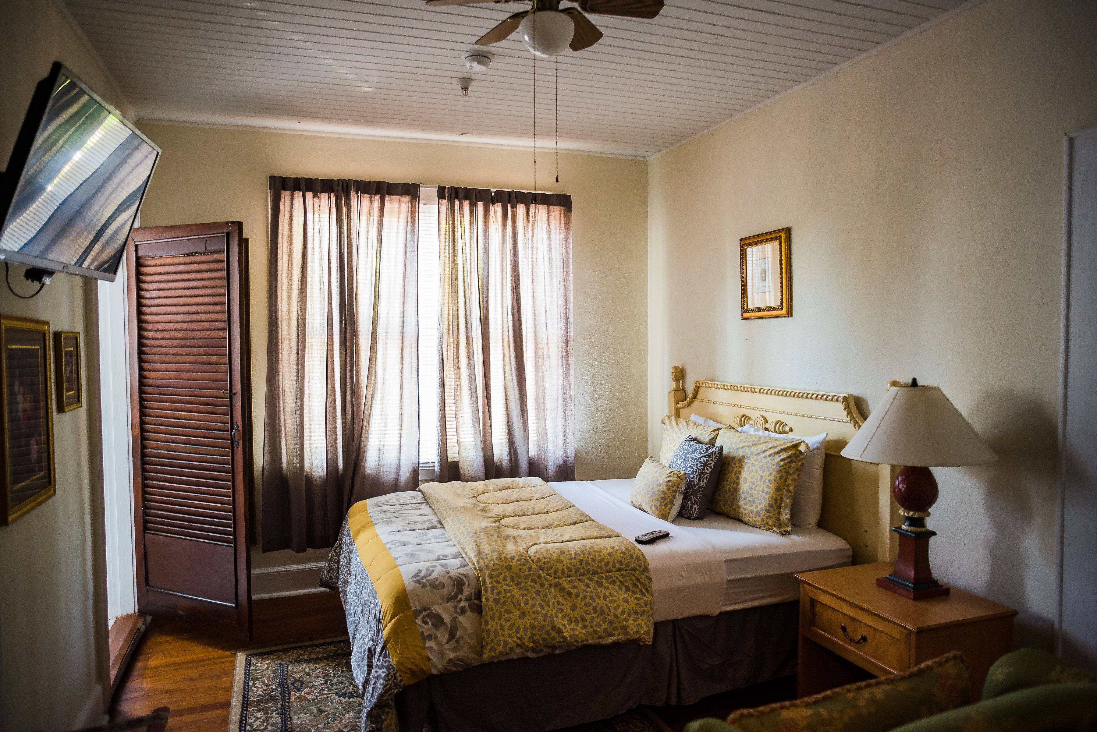 premium bedding, free wifi, bed sheets