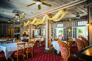 Dining - Putnam Lodge Hotel and Spa (Cross City)