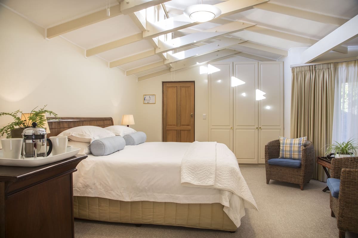Luxury Lodge Garden Room No View | Premium bedding, down comforters, pillowtop beds, in-room safe