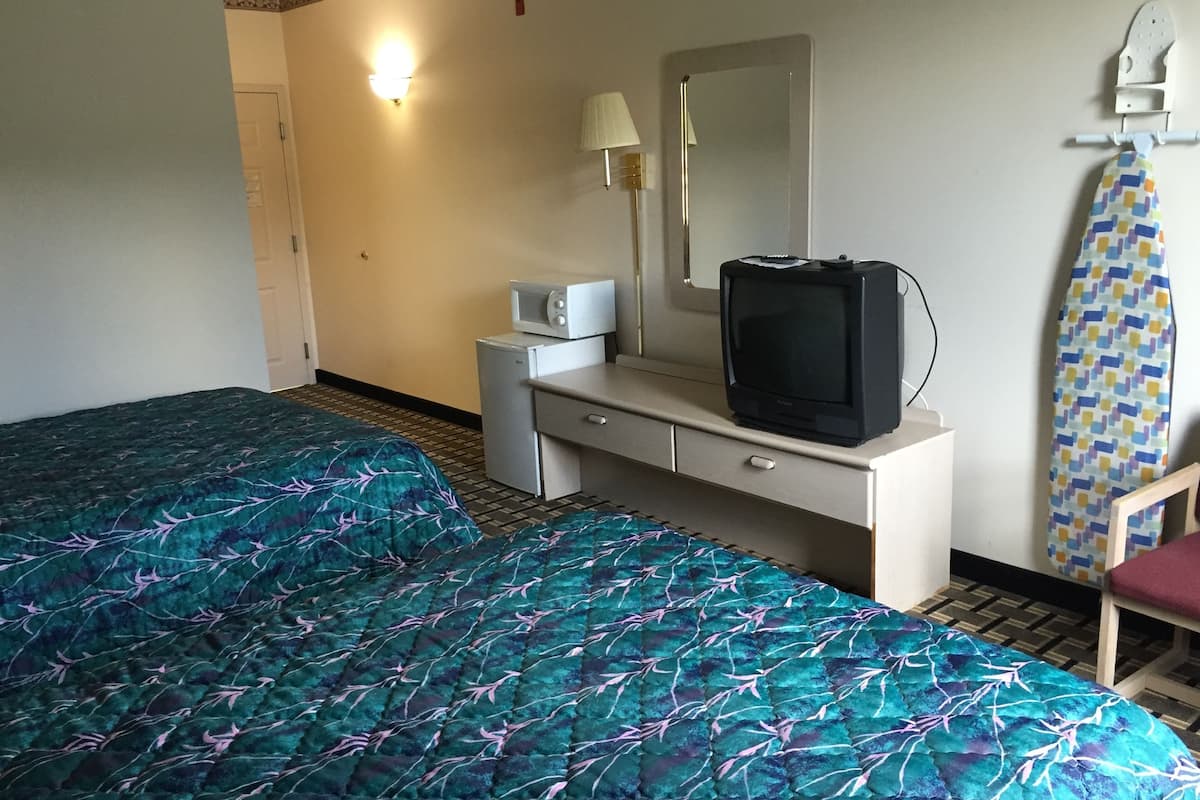 Desk, iron/ironing board, free WiFi, bed sheets