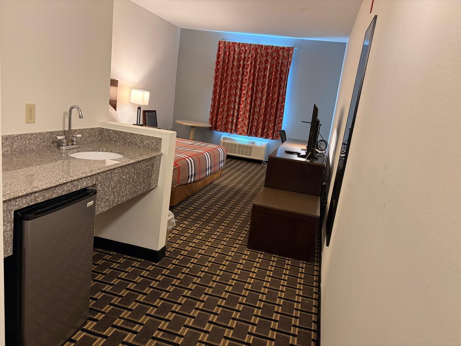 Desk, iron/ironing board, free WiFi, bed sheets