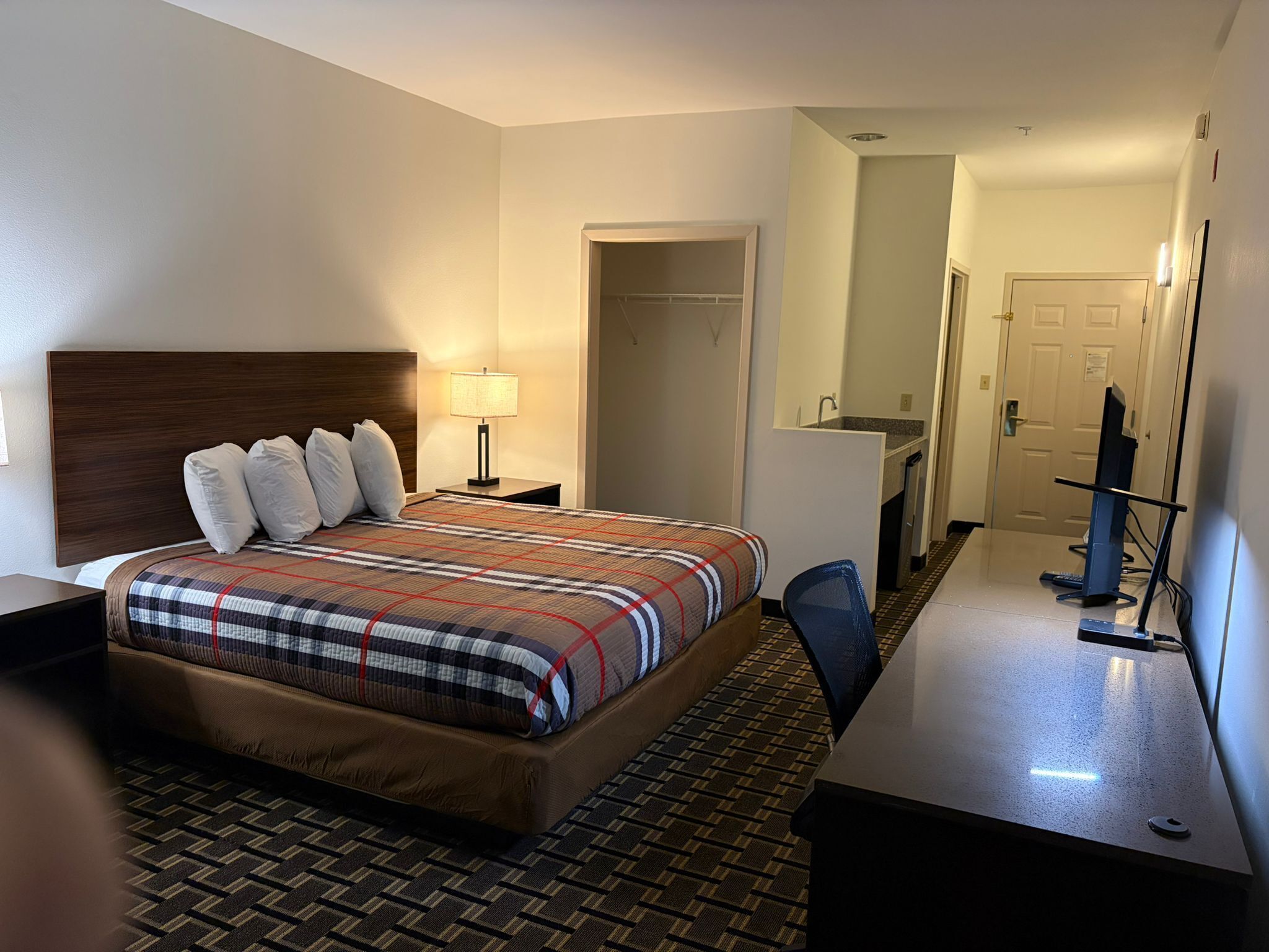 Schreibtisch, Bügeleisen/Bügelbrett, kostenloses WLAN, Bettwäsche