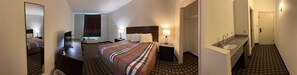 Desk, laptop workspace, iron/ironing board, free WiFi - Regency Inn and Suites (Milton)
