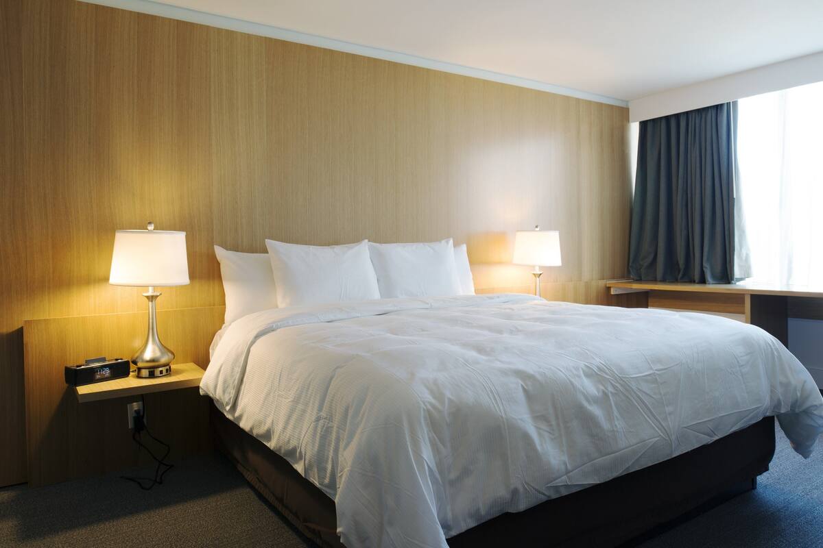 In-room safe, desk, laptop workspace, iron/ironing board