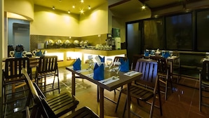 Dining - Mervit Hotel (Padang)
