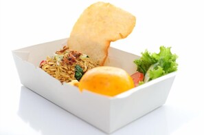 餐饮