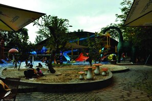 Children’s play area – outdoor - Oasis Siliwangi Sport Hotel (Bandung)